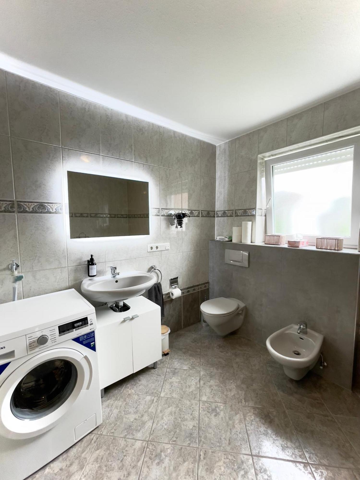 110Qm - 4 Zimmer - Privat Parkplatz - Zentral - Balkon - Mallibase Apartments Кассель Экстерьер фото